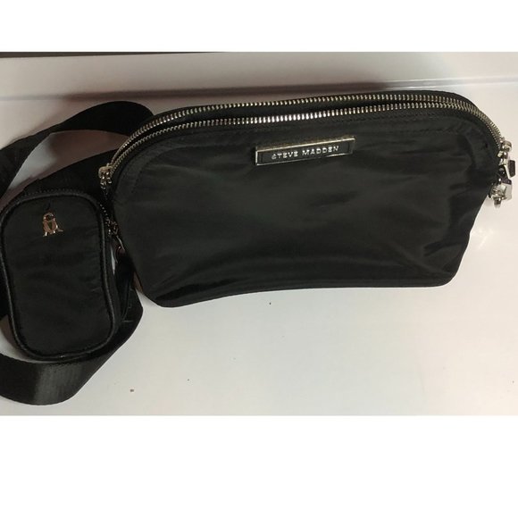 Steve Madden Bfarren cross body bag in black nylon with Detachable pouch - Picture 2 of 8